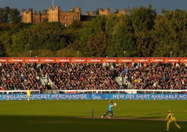Play at England v Australia in the third ODI at Chester-le-Street